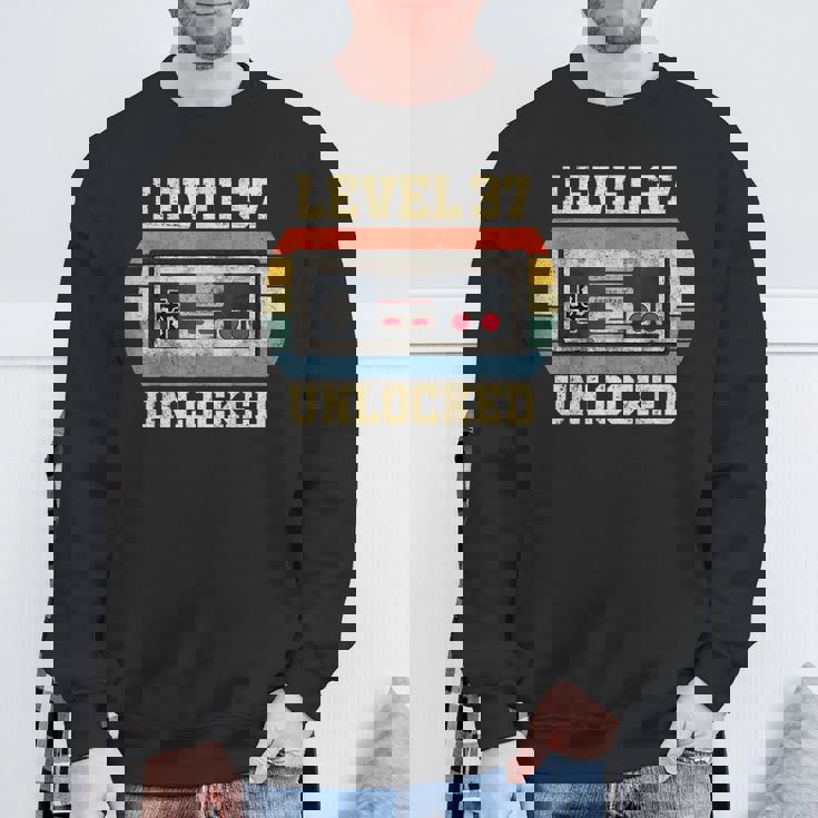 レベル 37 アンロック 37歳 ギフト 面白い ゲーマー 37歳の誕生日 スウェットシャツ 高齢者への贈り物