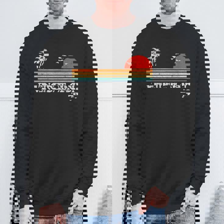 ヴィンテージ ベニス ビーチ カリフォルニア レトロ サンセット サーフィン 70年代のギフト スウェットシャツ 高齢者への贈り物