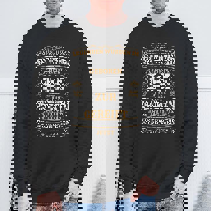 誕生日デザインの伝説は1967年9月生まれ スウェットシャツ 高齢者への贈り物