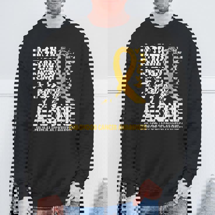 誰も一人で戦わない 小児がん啓発ゴールドリボン スウェットシャツ 高齢者への贈り物