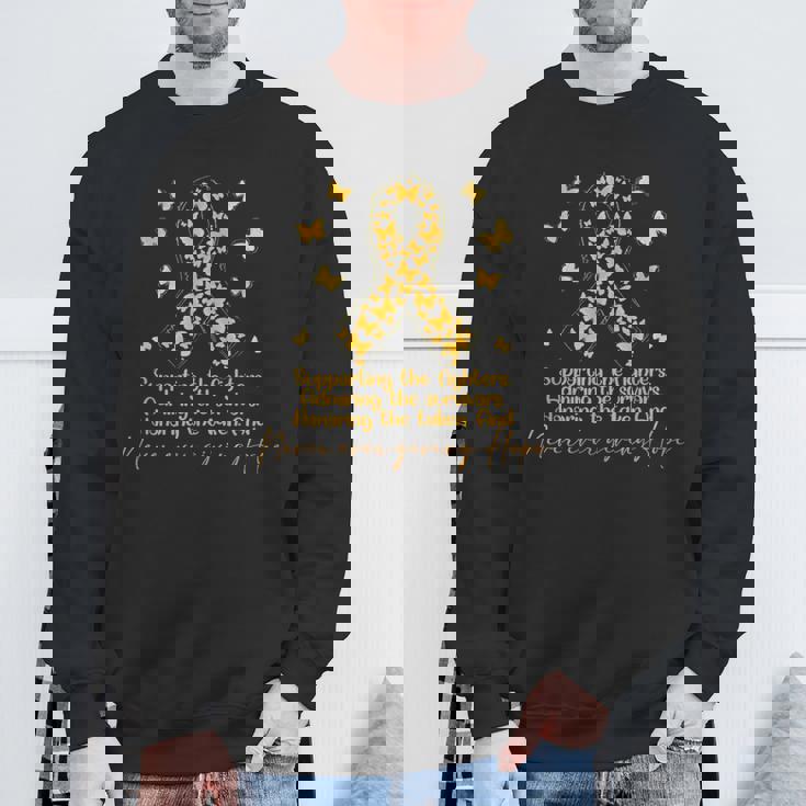 闘士と生存者の小児がん啓発をサポート スウェットシャツ 高齢者への贈り物