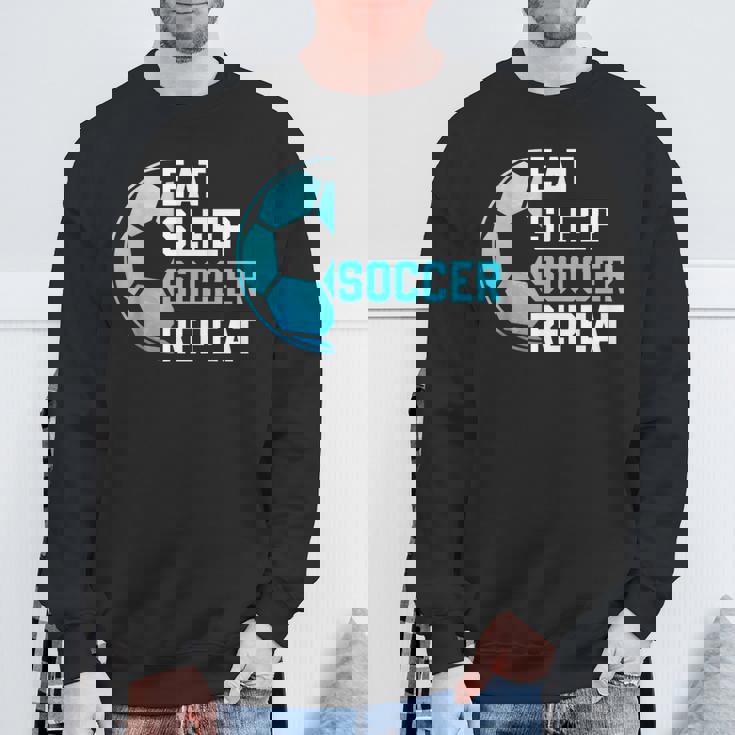 食べる、寝る、サッカーを繰り返す、面白いスポーツ、サッカー愛好家 スウェットシャツ 高齢者への贈り物