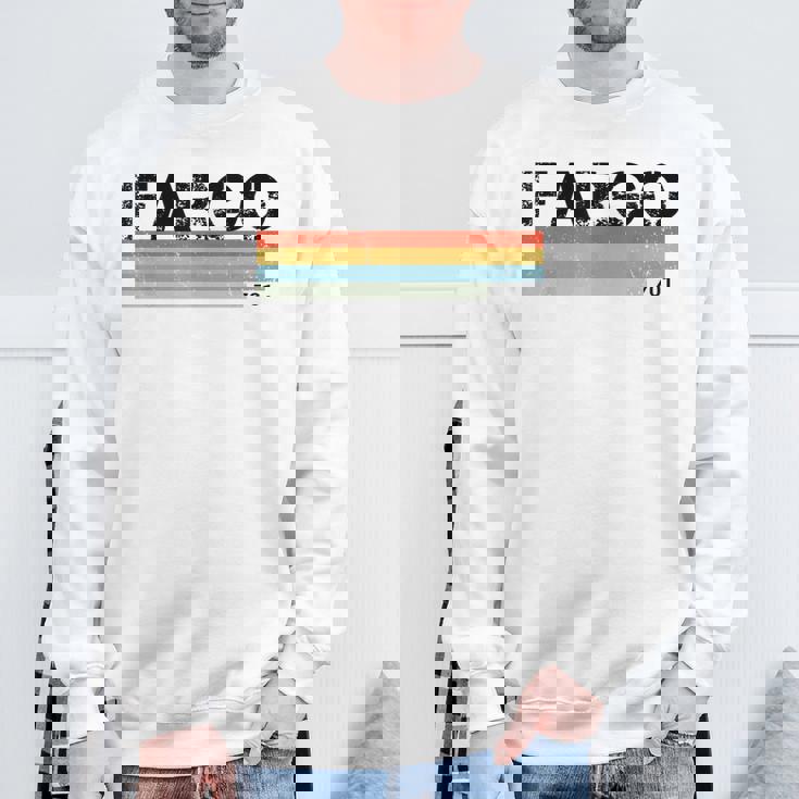 Fargo City レトロ ヴィンテージ ストライプ ギフトとお土産 スウェットシャツ 高齢者への贈り物