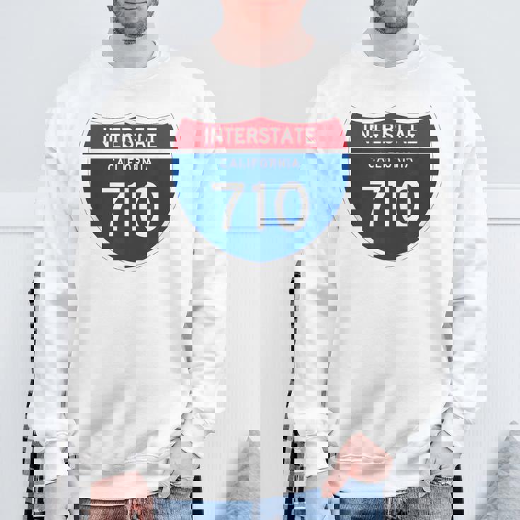 Interstate 710 California スウェットシャツ 高齢者への贈り物