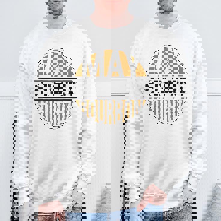 ウイスキーを飲むアルコール昔ながらのバーボン酒飲み スウェットシャツ 高齢者への贈り物