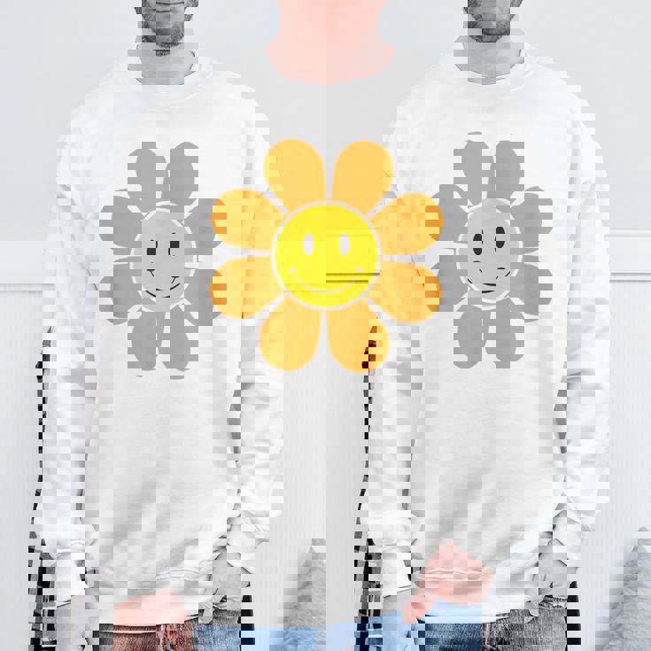 オレンジ70年代レトロファンキーフラワー、イエロースマイルフェイス スウェットシャツ 高齢者への贈り物