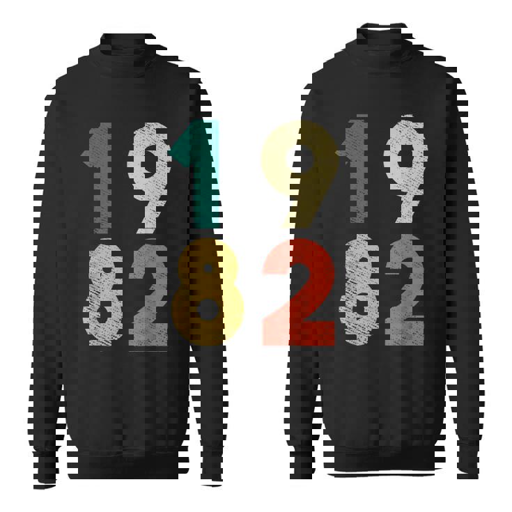 1982 デザイン レトロバースデーヴィンテージ 1982 スウェットシャツ