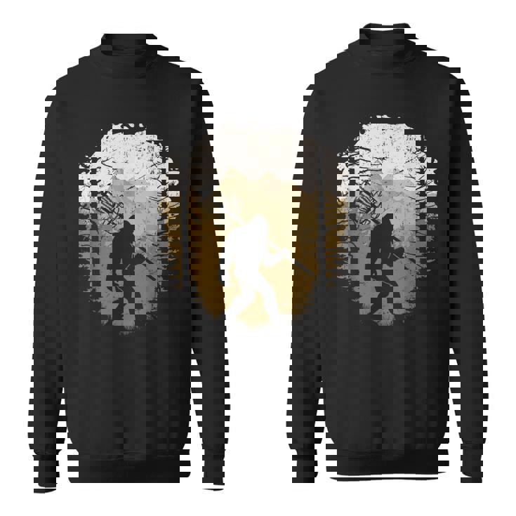 Bigfoot Disc Golf Player Sasquatch Disc Golfing Sports Sweatshirt Unisex