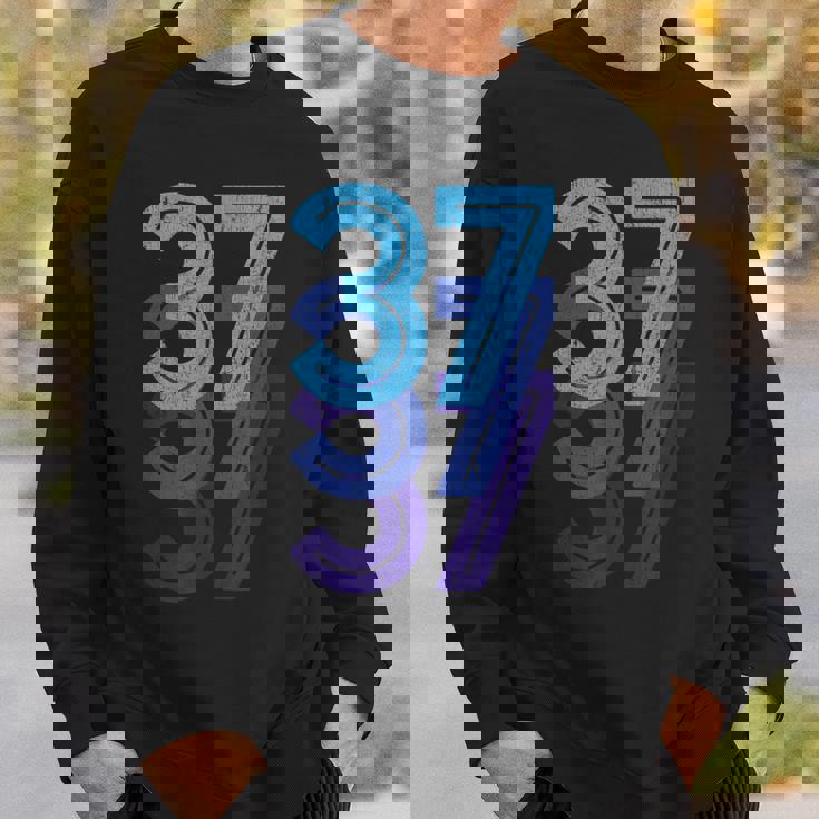 37ラッキーナンバー37歳誕生日スポーツチーム スウェットシャツ 彼への贈り物