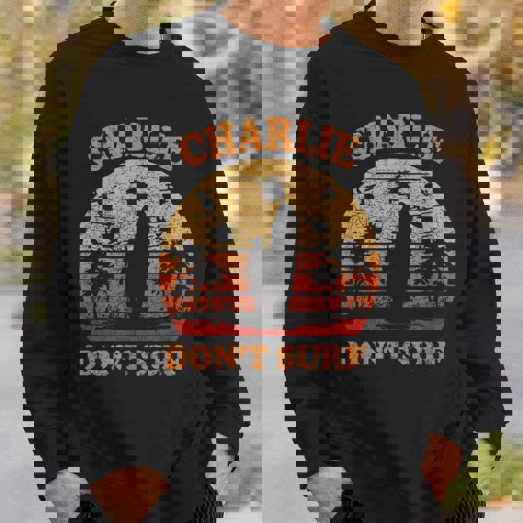 Charlie Does Noturf In The Militaryietnam War スウェットシャツ 彼への贈り物