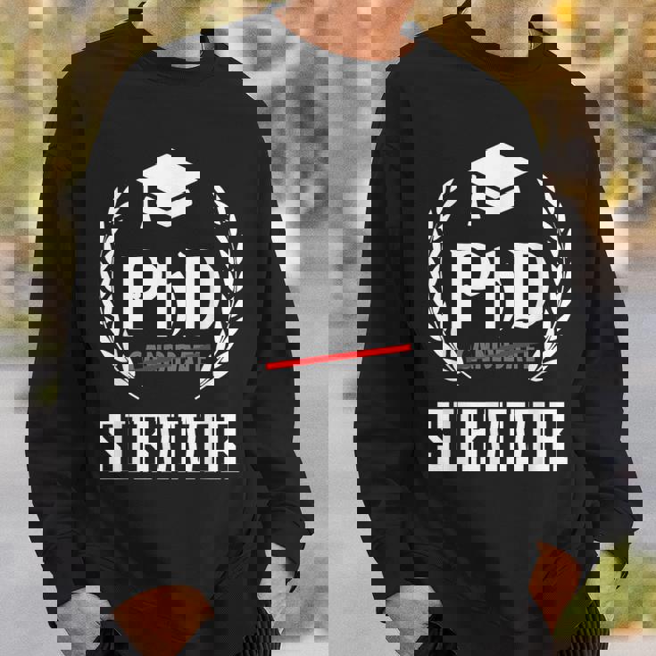 PhdurvivorFor Graduationtudent スウェットシャツ 彼への贈り物