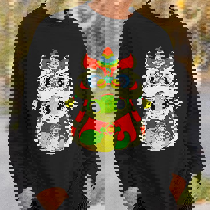 Happy Lunar Chinese New Year 2025 Cute Babynake Dragon スウェットシャツ 彼への贈り物