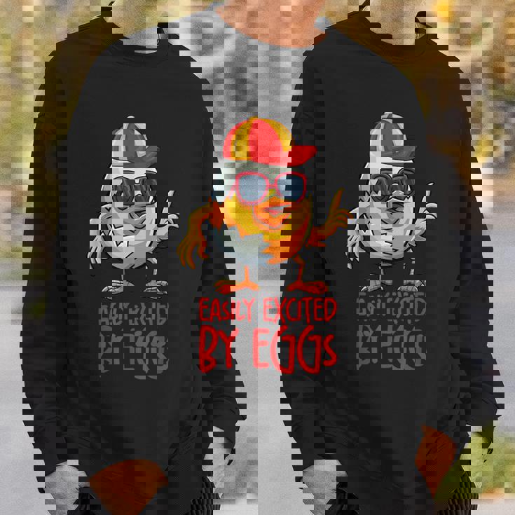 おもしろエッグが簡単に興奮するエッグ。 スウェットシャツ 彼への贈り物