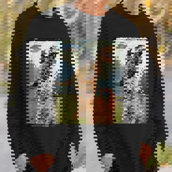 おもしろ猫 ゴリラ 恐竜 Ufo ミーム 不条理なユーモアシーン スウェットシャツ 彼への贈り物