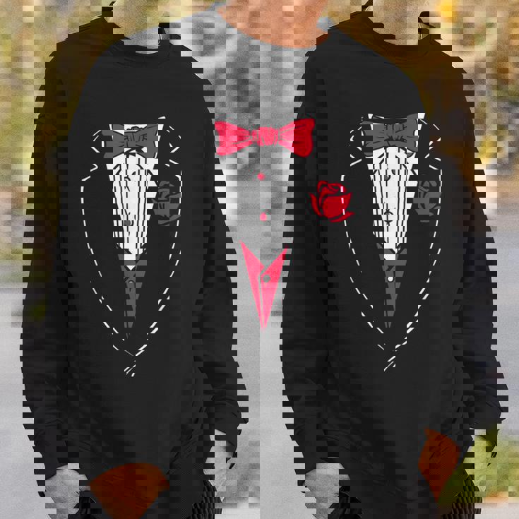 かわいいレッドパピヨンとローズのタキシード。 スウェットシャツ 彼への贈り物