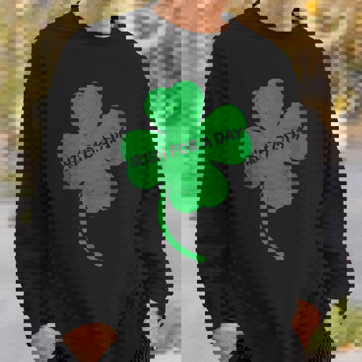 アイリッシュ・フォー・ア・デイ 聖パトリックの日のシャムロック・アイルランドの衣装 スウェットシャツ 彼への贈り物