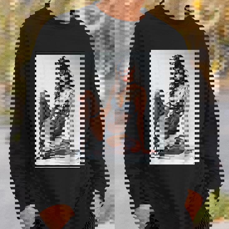 セクシーガールグラフィックtシャツ-猫マスクv2のセクシーなピンナップガール スウェットシャツ 彼への贈り物