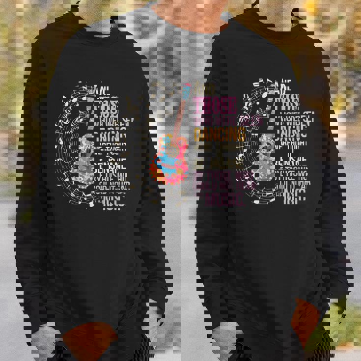 ヒッピーギターと平和の踊りを見た者たち スウェットシャツ 彼への贈り物