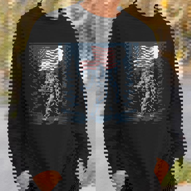 ビッグフット サスカッチ アメリカ国旗 愛国的 7月4日 アメリカ スウェットシャツ 彼への贈り物