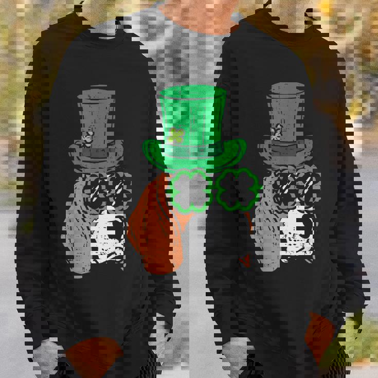 レプラコーン ビーグル シャムロックグラス セントパトリックスデー 犬の贈り物 スウェットシャツ 彼への贈り物