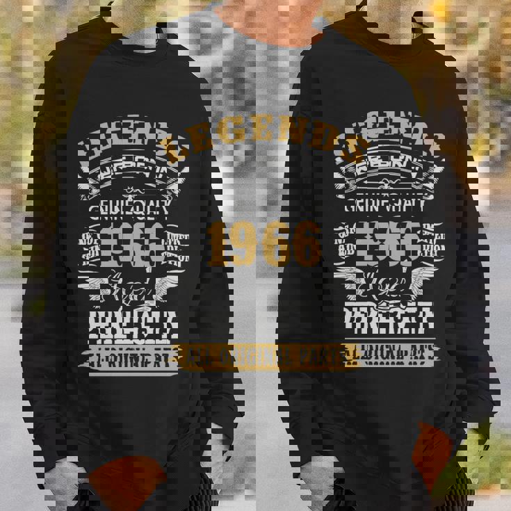伝説は1966年にヴィンテージ60歳の誕生日に生まれました60歳 長袖tシャツ スウェットシャツ 彼への贈り物