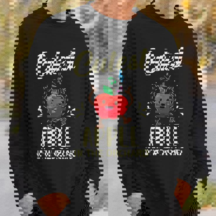 果樹園で一番かわいいリンゴ摘みシーズン。 スウェットシャツ 彼への贈り物