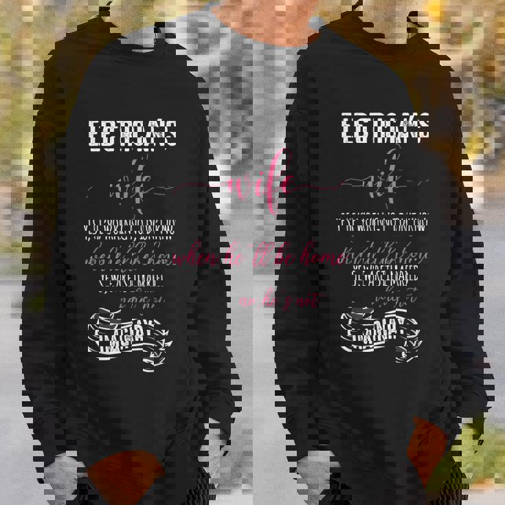 電気技師の妻シャツ 電気技師tシャツ ラインマンギフト スウェットシャツ 彼への贈り物