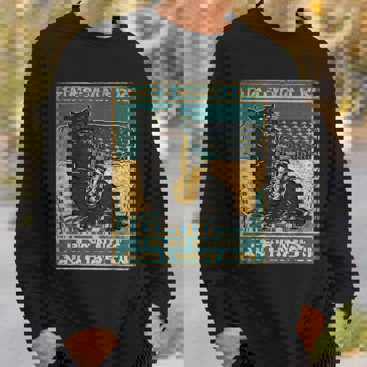 面白い レトロ 猫 演奏 サックス ヴィンテージ 音楽 スウェットシャツ 彼への贈り物