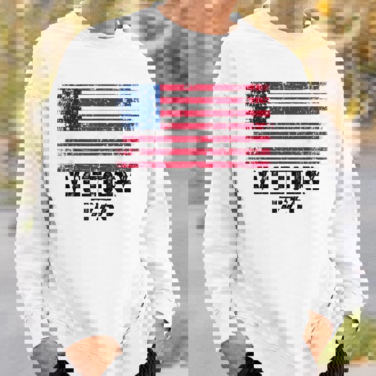 Victory 1776 愛国的 ベッツィー・ロス アメリカ国旗 星13個 スウェットシャツ 彼への贈り物