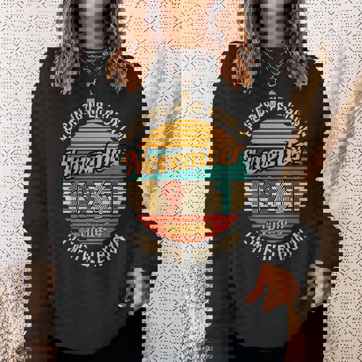 1961年11月生まれのレジェンドたち 62歳の誕生日 スウェットシャツ 彼女への贈り物