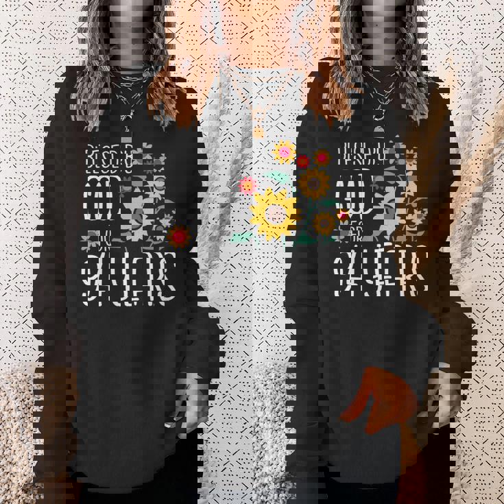 94歳の神に祝福され 可愛いひまわり 94歳の誕生日 長袖tシャツ スウェットシャツ 彼女への贈り物