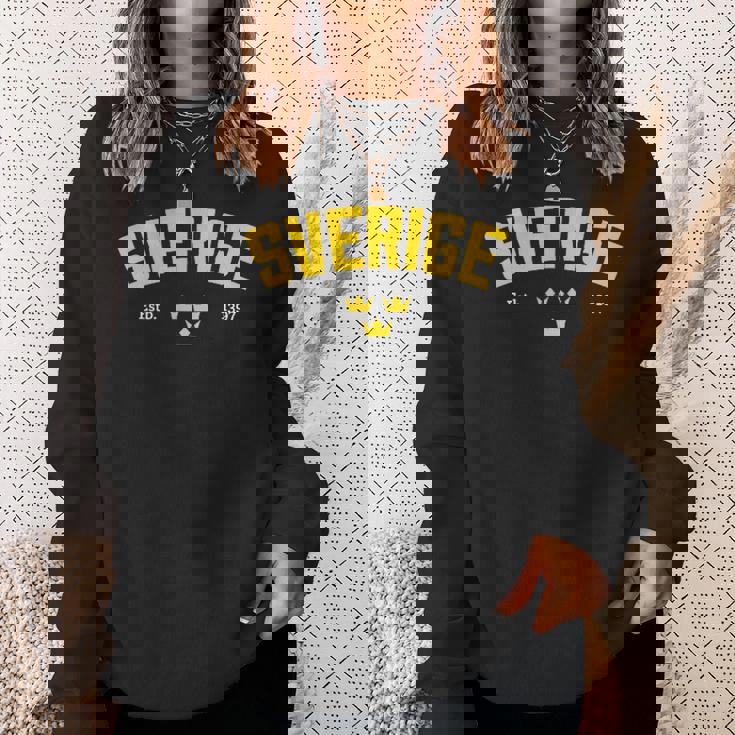 Sverige スウェーデン トレ クロナー スウェーデン ホリデー スウェットシャツ 彼女への贈り物