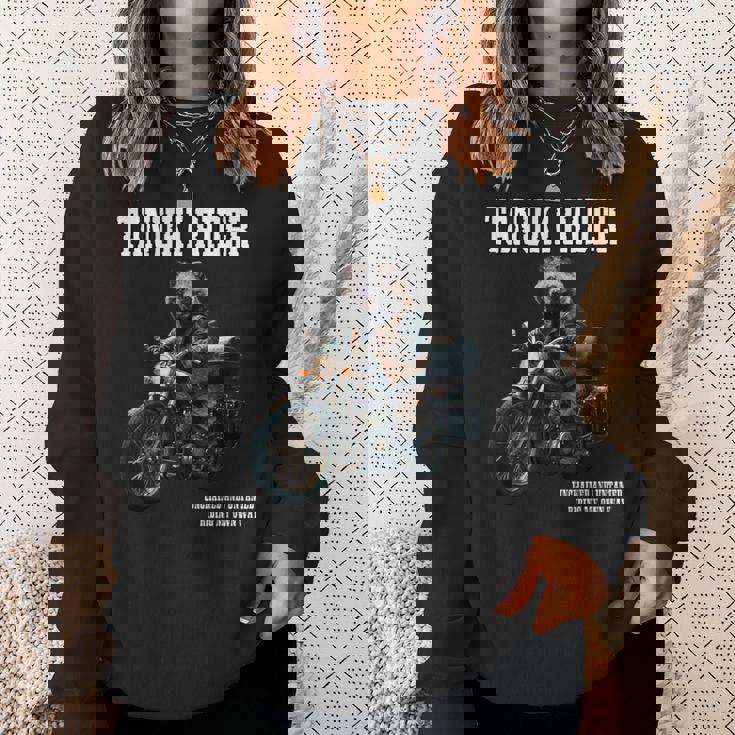 たぬきライダー バイク ビンテージ かっこいいタヌキ 狸 おもしろ 日本 動物 ユニーク オートバイ 乗り物 スウェットシャツ 彼女への贈り物