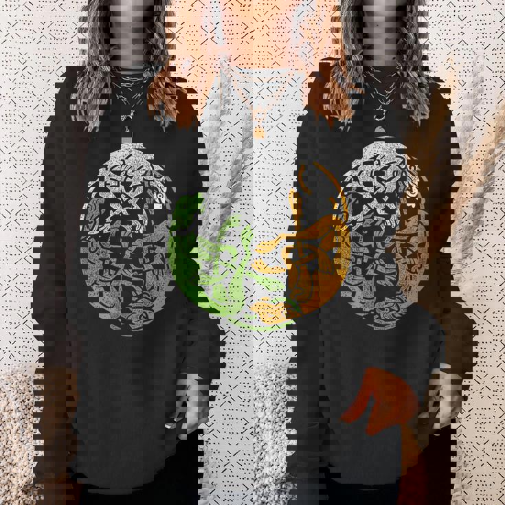 アイルランドデザイン ケルト犬＆旗トリコロールアイルランド スウェットシャツ 彼女への贈り物