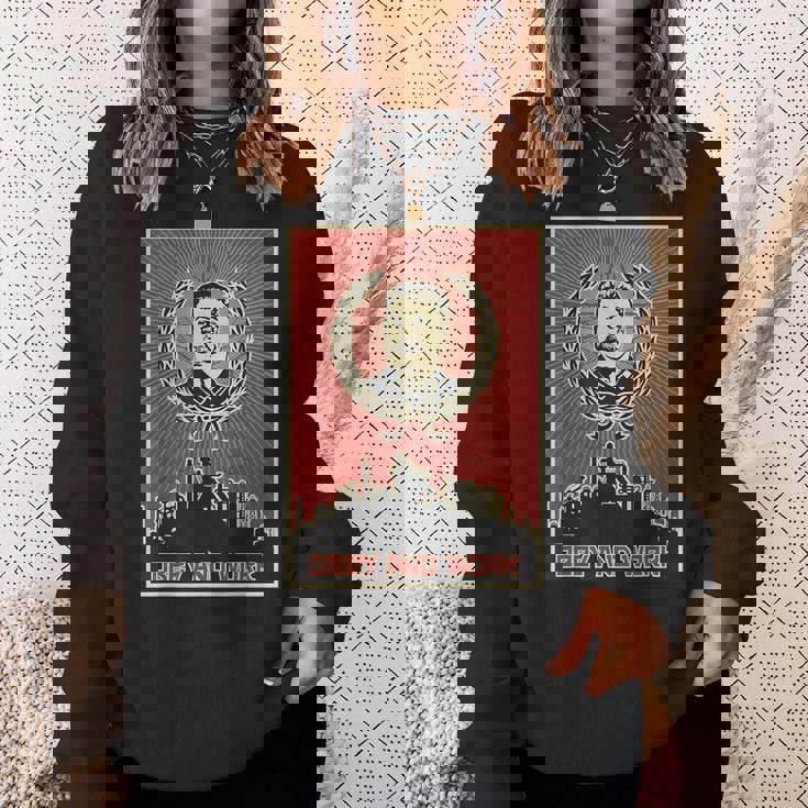 スターリンsovi8ヴィンテージプロパガンダに従い、働きます。 スウェットシャツ 彼女への贈り物