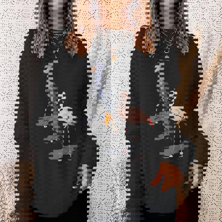 ハシビロコウ フラミンゴ スケートボード 鳥 動物 図 バードウォッチング 贈り物 鳥類学者 生物学者 自然科学 スウェットシャツ 彼女への贈り物