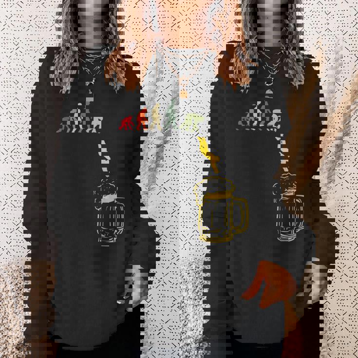 ビール 酒 面白いtシャツ 人類の進化 飲み おもしろ 飲み会 のんべえ メンズ ネタ 服 スウェットシャツ 彼女への贈り物