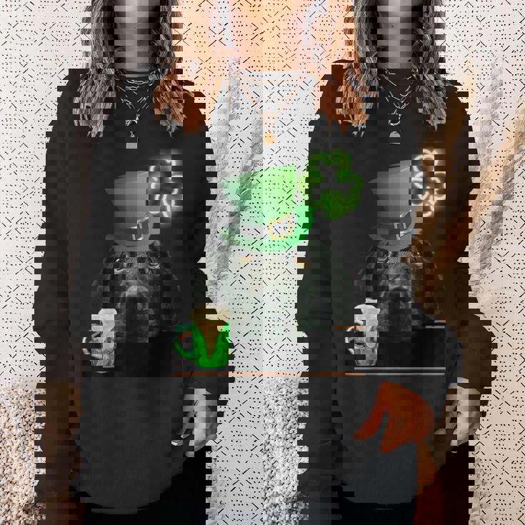 ブラックラボシャツ シャムロック アイリッシュドッグ 絵 聖パトリックス スウェットシャツ 彼女への贈り物