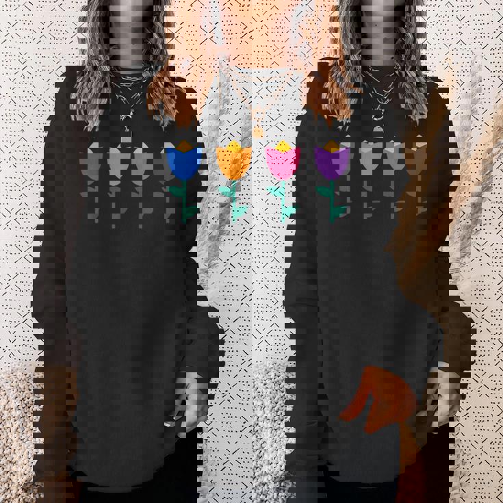 ブルー、オレンジ、ピンク、パープルのチューリップ。 スウェットシャツ 彼女への贈り物