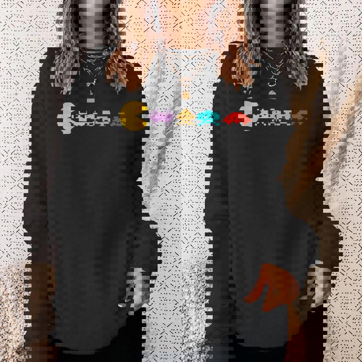 レトロヴィンテージ80年代アーケードゲームインベーダーマッシュアップ スウェットシャツ 彼女への贈り物