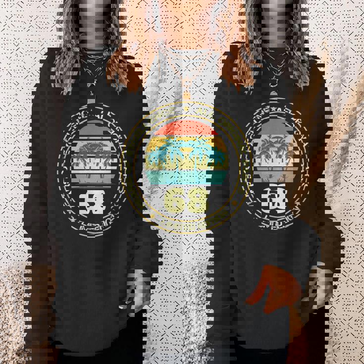 ヴィンテージ 68歳の誕生日のデコレーション 男性用 68歳の誕生日 スウェットシャツ 彼女への贈り物