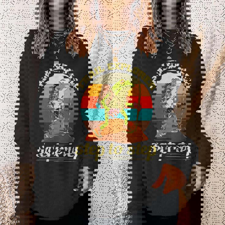 一歩ずつ、面白いカエルのハイキング山 スウェットシャツ 彼女への贈り物