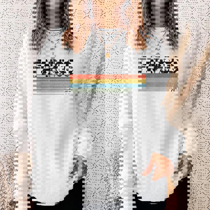 Fargo City レトロ ヴィンテージ ストライプ ギフトとお土産 スウェットシャツ 彼女への贈り物