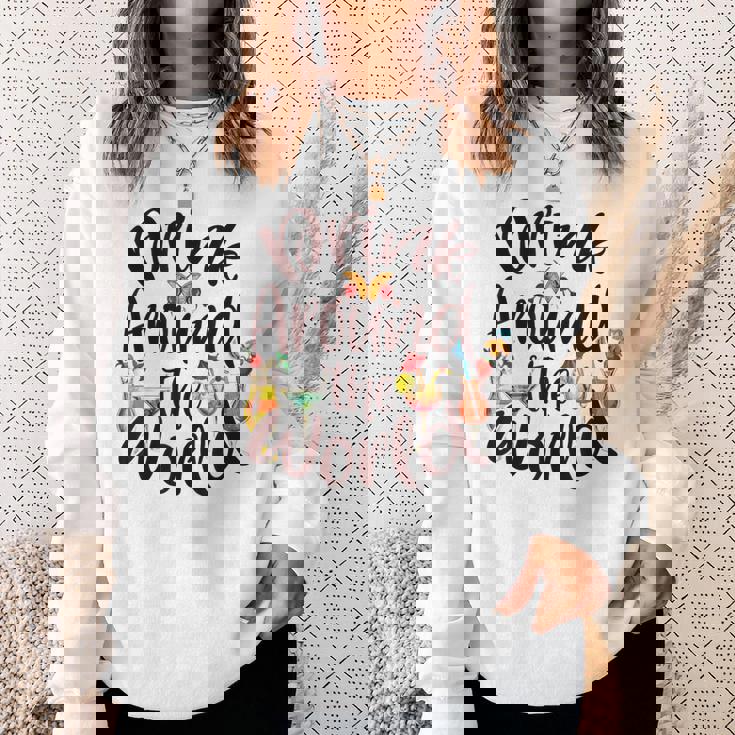 Family Drinking Around The World チェックリスト パスポート スウェットシャツ 彼女への贈り物