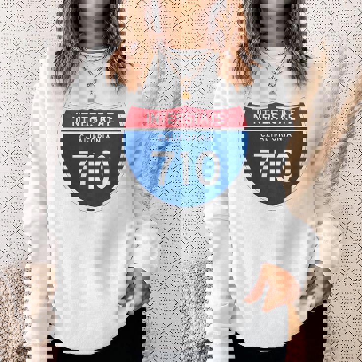 Interstate 710 California スウェットシャツ 彼女への贈り物