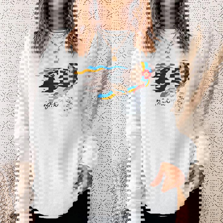 ウクライナの少女がウクライナの平和を支援 スウェットシャツ 彼女への贈り物