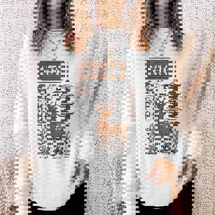 奈良 日本 鹿 日本語タイポグラフィ 漢字 自然 旅行 スウェットシャツ 彼女への贈り物