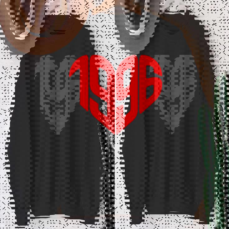 1996年ハート型ヴィンテージ 1996年ハート型愛 30歳の誕生日に スウェットシャツ 年配の女性への贈り物