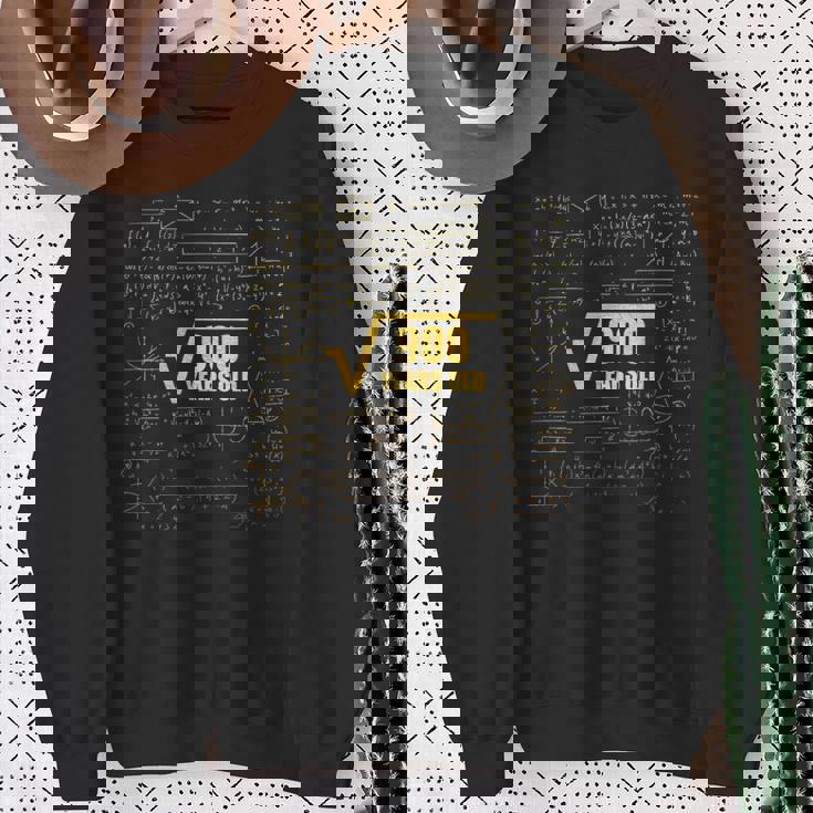 30歳の誕生日 四角根 900 30歳 算数 楽しい スウェットシャツ 年配の女性への贈り物