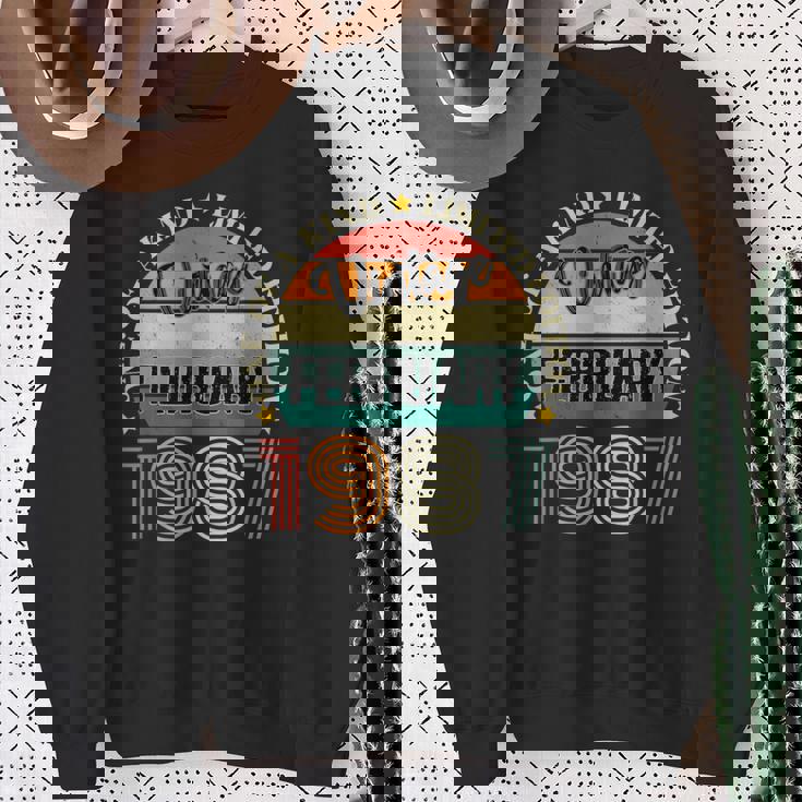 37歳 ヴィンテージ 1987年2月 37歳の誕生日 レトロ スウェットシャツ 年配の女性への贈り物